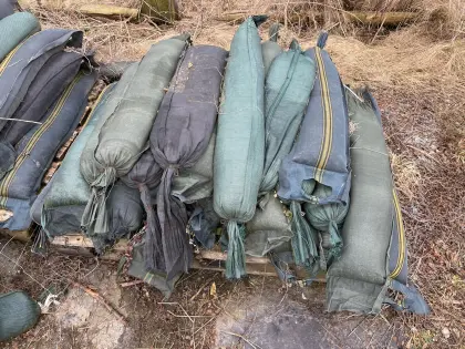 Silosäcke Sandsäcke befüllt mit Kies Split rund 100 Stk.