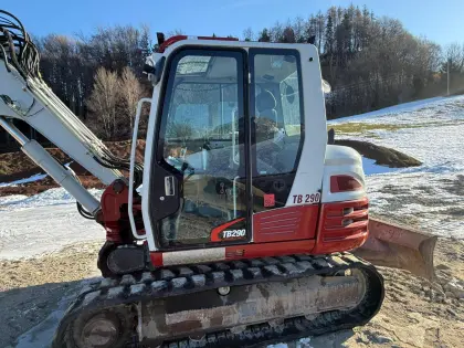 Bagger Takeuchi TB290 V mit Powertilt und Verstellausleger