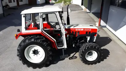 Steyr 8045 Allrad mit Frontlader