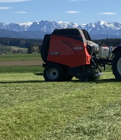 Verkaufe Kuhn VB 2265 Rundballenpresse