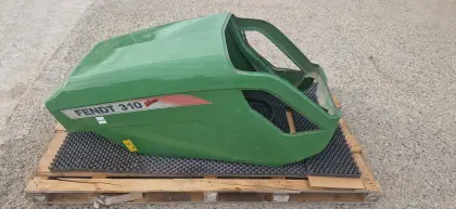 Fendt Motorhaube leichte Beschädigung, war an einem Fendt 310