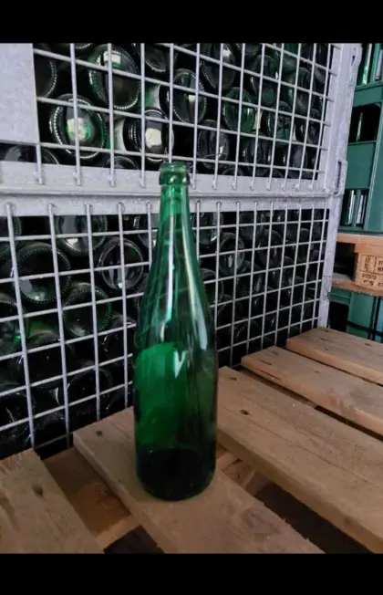 Weinflaschen-Leergut, Rheinwein