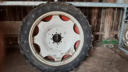 Zwillingsbereifung Steyr 8130