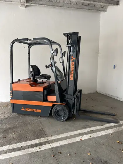 Mitsubishi Stapler mit Seitenverschub