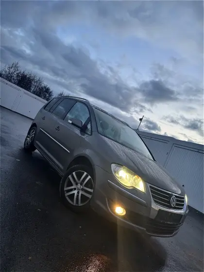 VW Touran 1.9 TDI Highline mit Pickerl