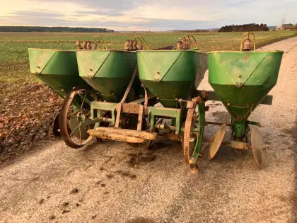 4reihige Kartoffellegemaschine