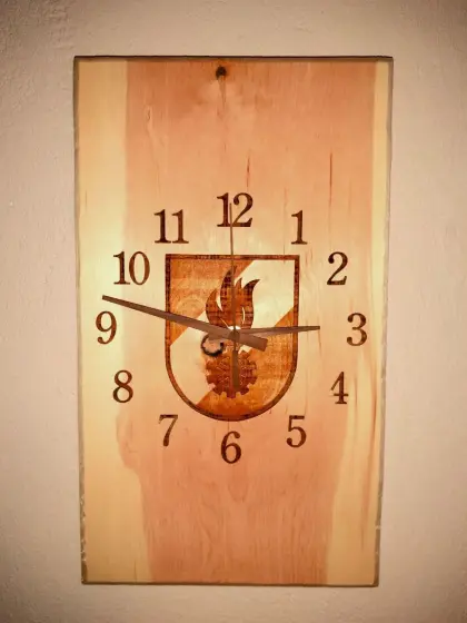 Küchenuhr, Wanduhr, Zimmeruhr aus Zirbenholz, Feuerwehruhr