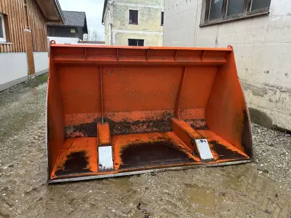 Hochkippschaufel Volvo