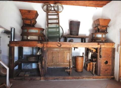 Starinski mlin za žito