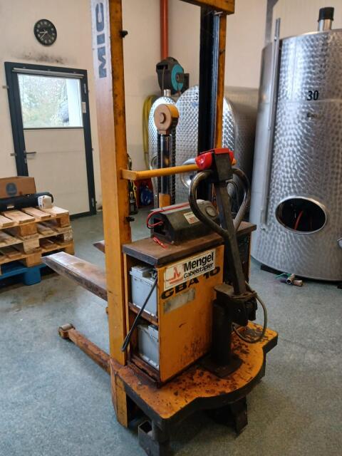 Deichselgerät, el. Ameise, Hochhubwagen MIC GBA 10