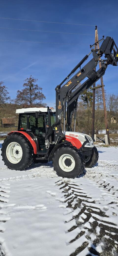 Steyr 4095 Kompakt mit Hauer Pom VX90
