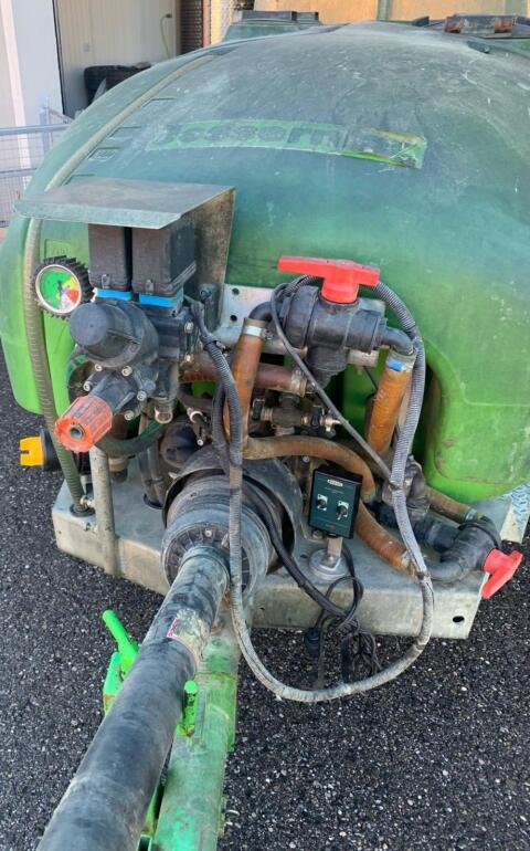 Verkaufe Jessernigg Weingartenspritze gezogen