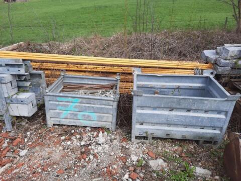 Diverse Steher, Zaunsteher, Schalungsanker, Kisten