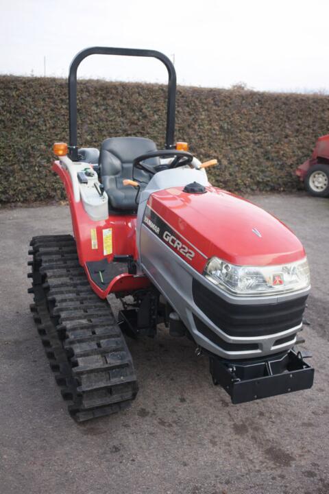 Mitsubishi GCR 22 Raupentraktor