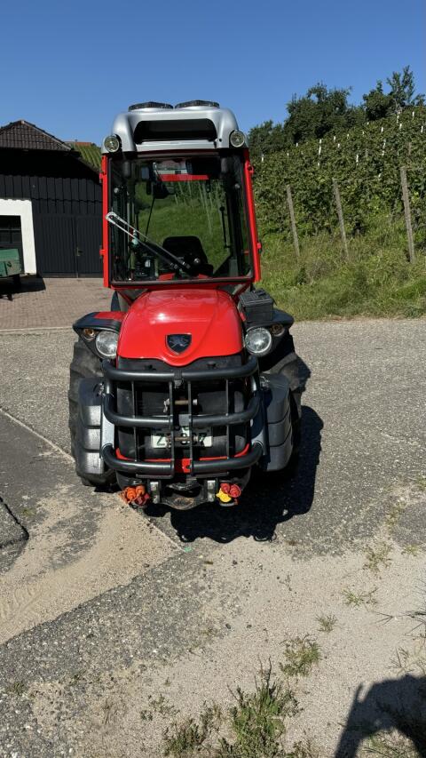 Carraro SRX 8400 Weinbau guter Zustand