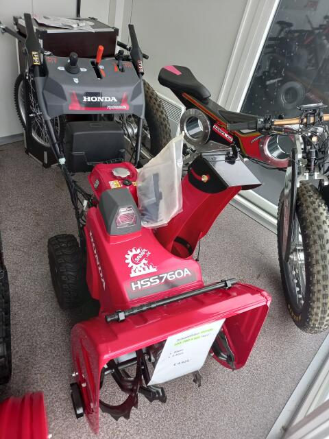 Honda HSS 760 A-WD Schneefräse