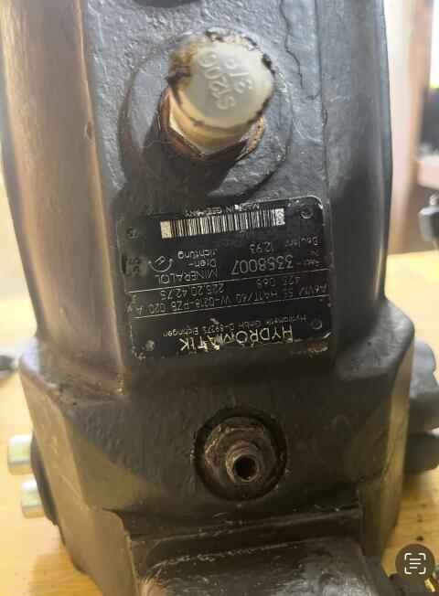 2 Stk. Hydrostat-Antriebe