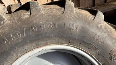 Reifen mit Felge 460/70R24 Mähdrescherreifen, Case, New H.