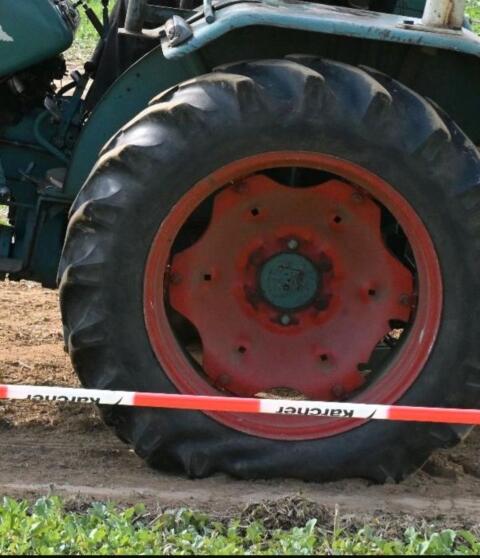 Komplettreifen (Verstellfelge) 12.4x28