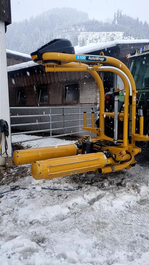 Tanco S100 Rundballenwickler