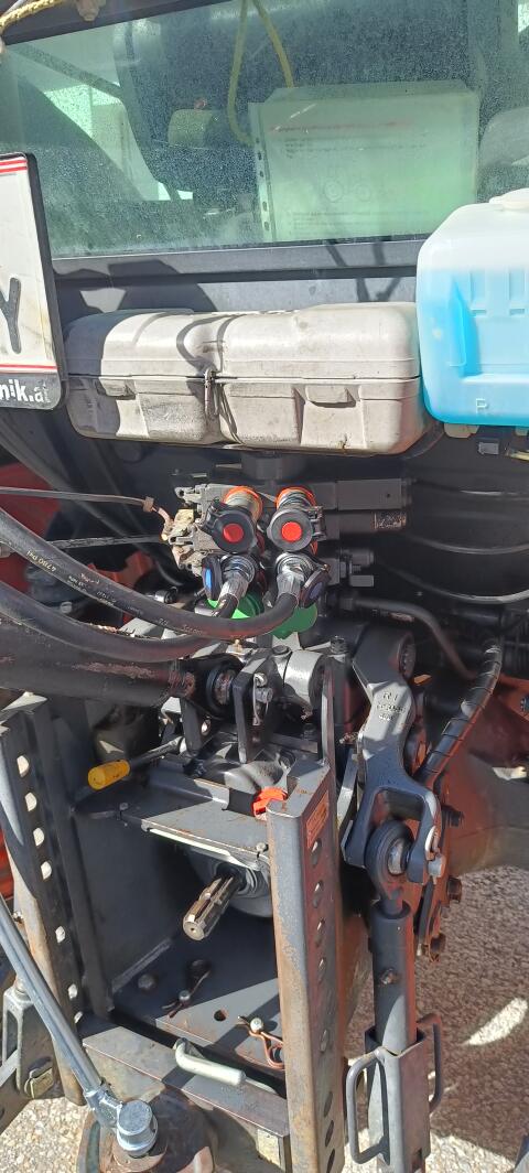 Kubota M6060C