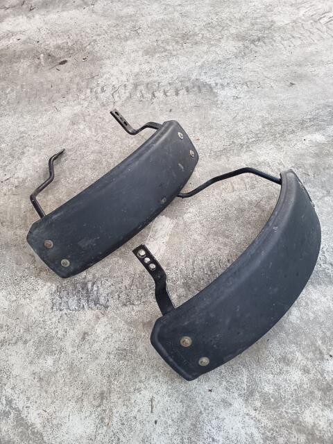 Steyr 900er Serie Vorderradkotflügel komplett