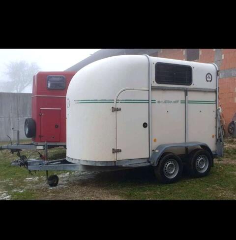 Pferdeanhänger Fautras Oblic 2 zum Schrägstellen