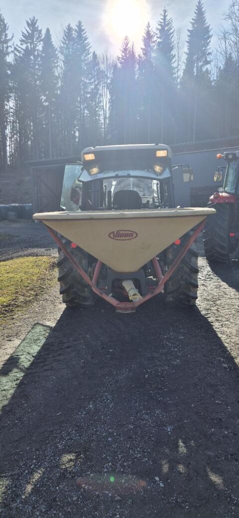 Düngerstreuer Vicon Pendelstreuer