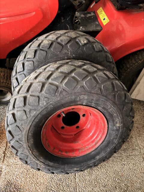 Breitreifen und Felgen für Steyr