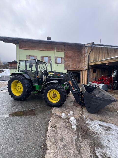 John Deere 2850 A mit Frontlader und div. Zubehör