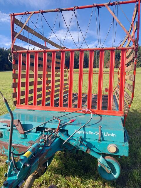 Ladewagen Steyr Hamster Plus 17 mit 7 Messerschneidwerk
