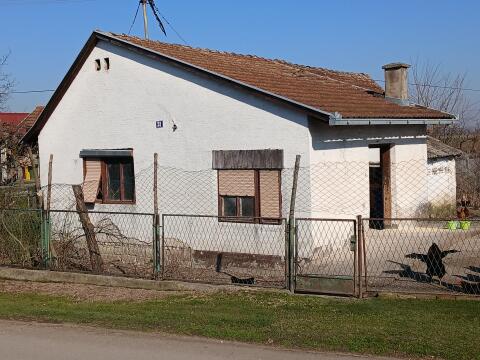 Haus mit Baugrundstück in Gunja, Kroatien