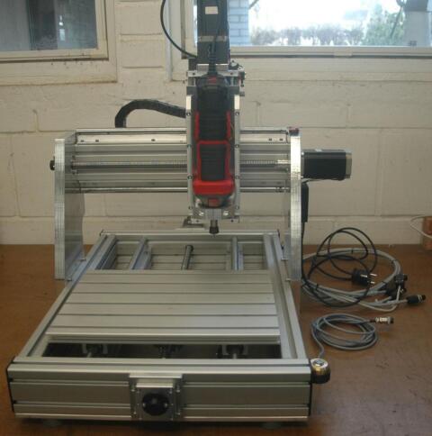 CNC-Fräsmaschine mit Steuerung, PC, Monitor, Fräsmotor, Zubehör