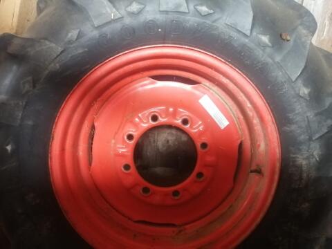 Felgen mit Reifen 14.9-26