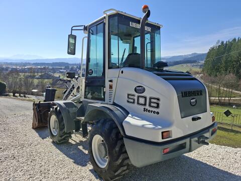 Liebherr 506 Stereo, hydr. Klappschaufel und Palettengabel