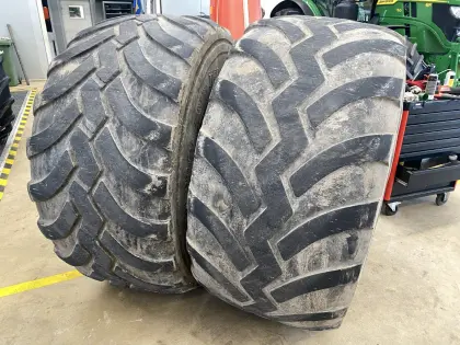 Güllefass Reifen 750/60 R30.5