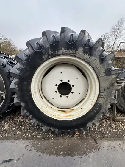 16.9 R 34 Reifen inkl. Felge von Steyr 980, neuwertig