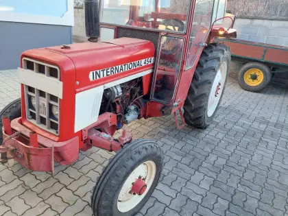 International 454