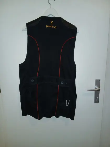 Jagdbekleidung und Schießwesten