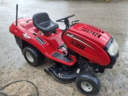 MTD 200/105H Rasentraktor mit Fangkorb