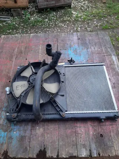 Gebrauchter Toyota Kühler E10