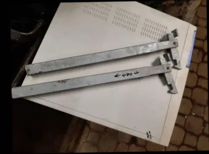 2 Tür-Tor-Feststeller zum Einbetonieren