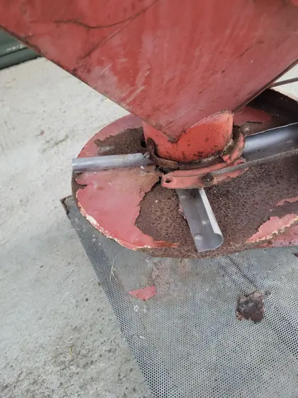 Verkaufe Düngerstreuer Tornado 30 l