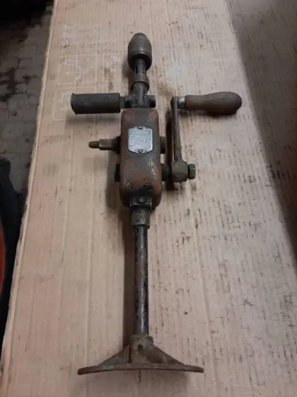 Handbohrmaschine mit 2 Geschwindigkeiten