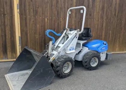 Hoflader Multione, baugleich Avant