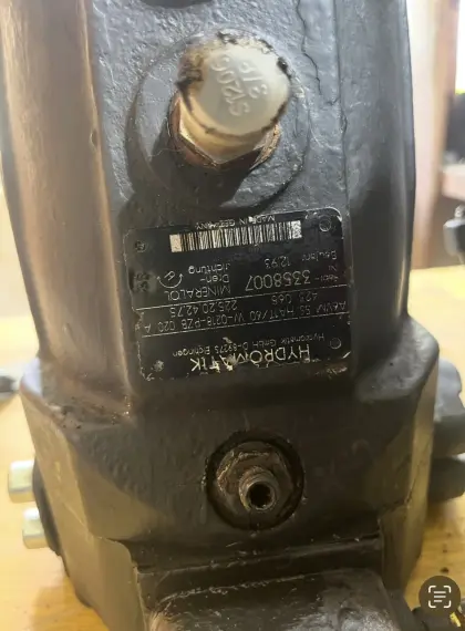 2 Stk. Hydrostat-Antriebe