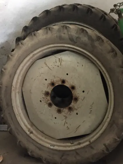 Zwillingsreifen inkl. Felge für 760-er Steyr