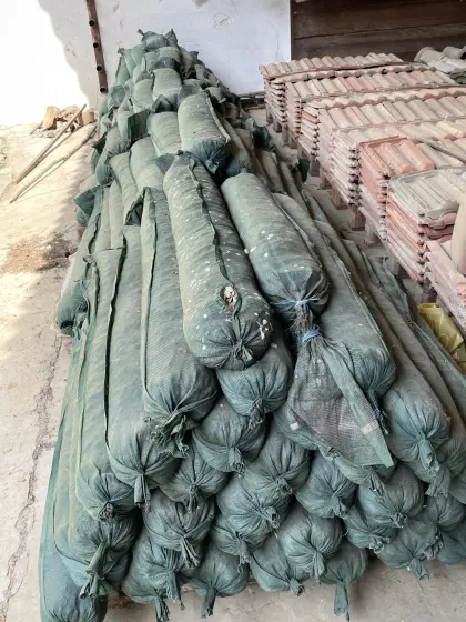 Sandsäcke gefüllt mit Donauschotter