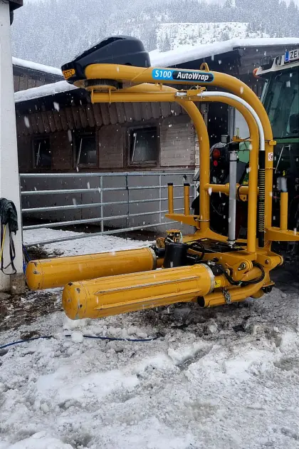 Tanco S100 Rundballenwickler