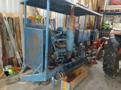 Motor und Fahrgestell für Maismühle